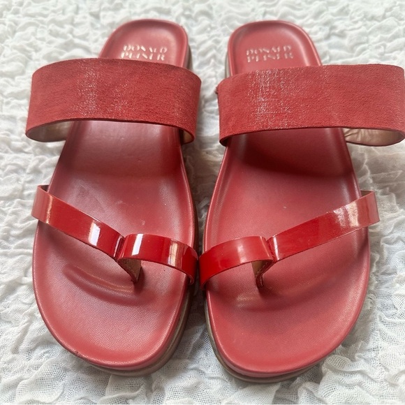 Donald J. Pliner Farris Wedge Sandal in Tomato Red Size 11 - Picture 3 of 12